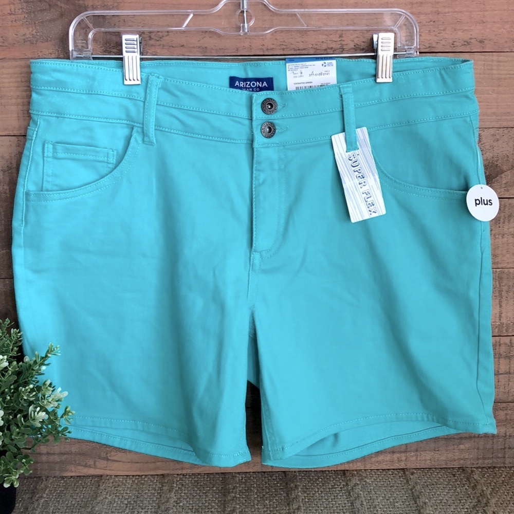 Arizona Jean Co. Midi Shorts Size 20 1/2 plus - Picture 1 of 10